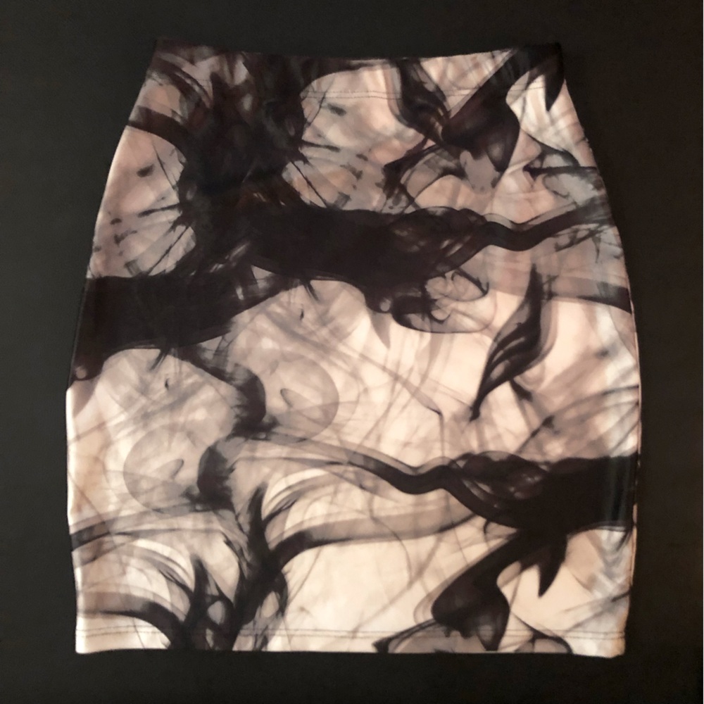 Smokeshow spandex body con mini skirt size S NWOT